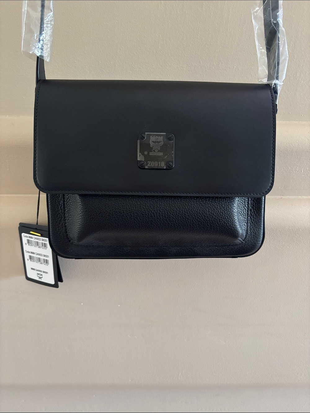 MCM KLASSIK Leather Messenger Bag. Black. NWT.
